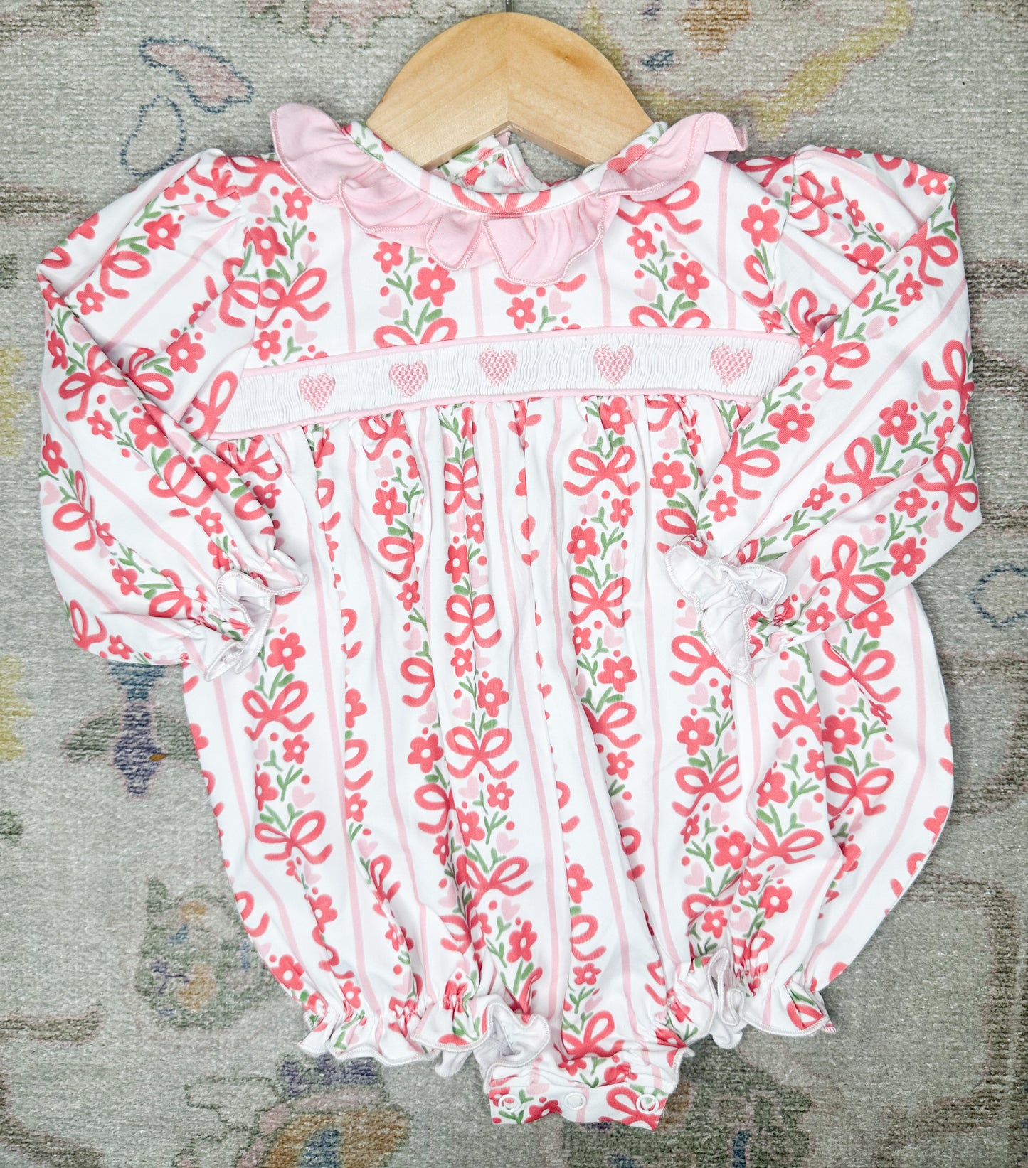 Ribbons and Roses Bubble