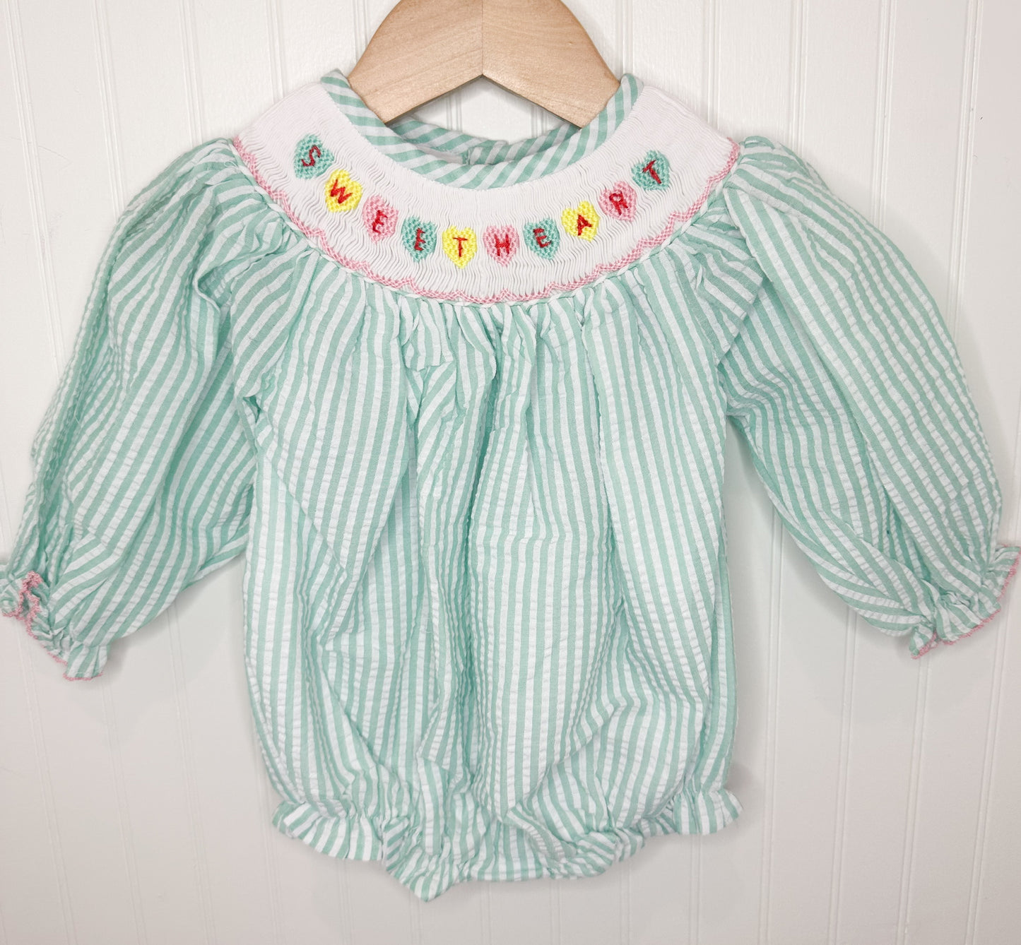 Conversation Hearts Bubble: SWEETHEART smock plate